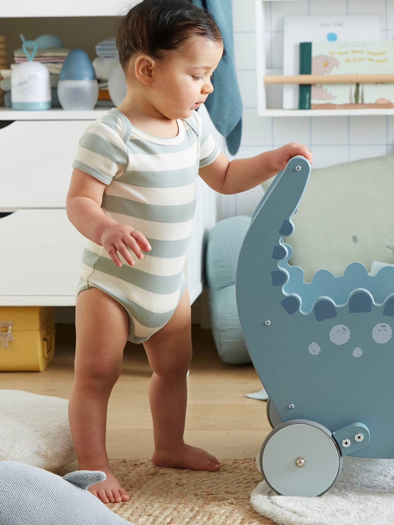 Pack of 5 Half Sleeve Cotton Bodysuit mint step print with model