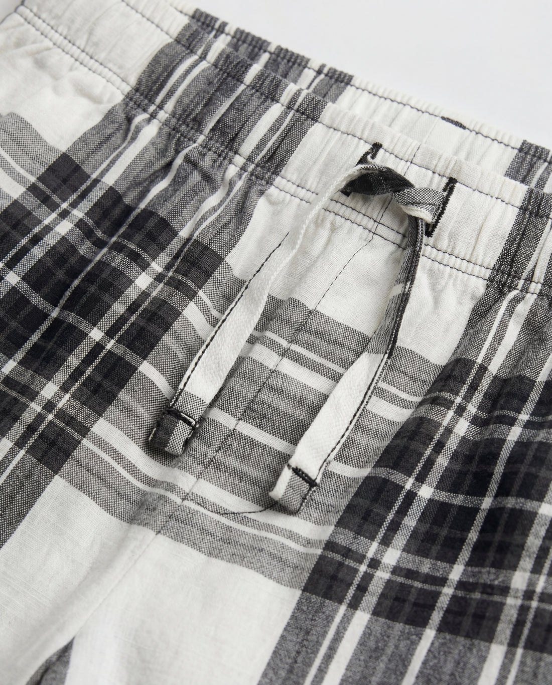 Boy's Plaid Pull-On Short Pant - Black & White