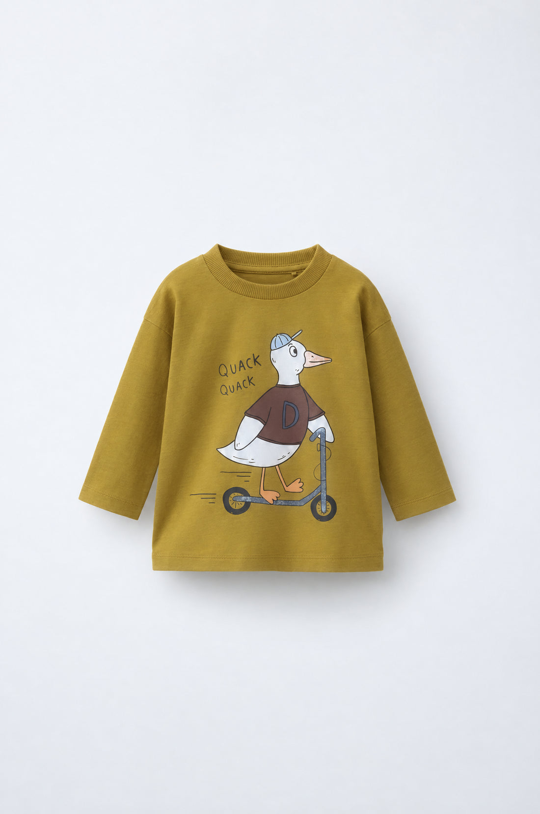 Olive long-sleeve kids’ t-shirt with a duck-on-scooter print and “Quack Quack” text. Relaxed fit, ribbed crew neck, soft jersey for everyday wear.
