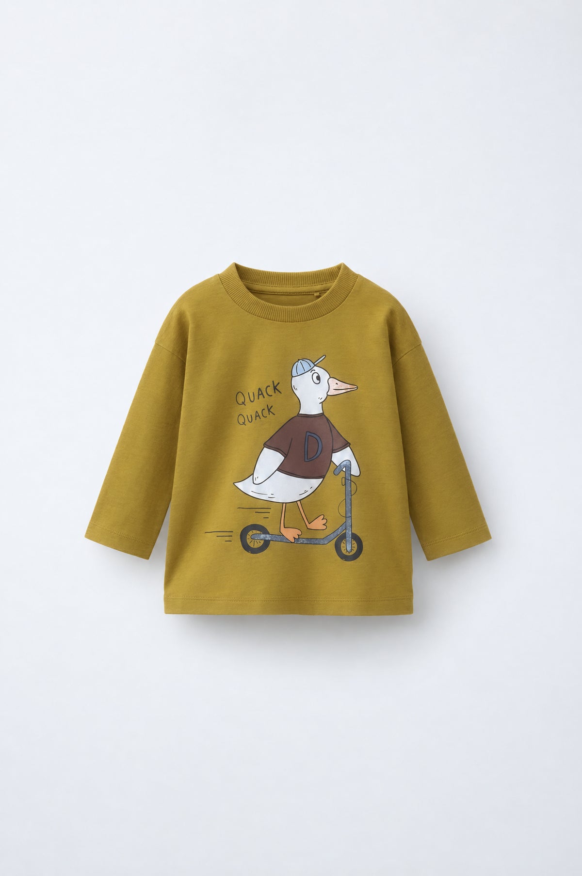 Olive long-sleeve kids’ t-shirt with a duck-on-scooter print and “Quack Quack” text. Relaxed fit, ribbed crew neck, soft jersey for everyday wear.